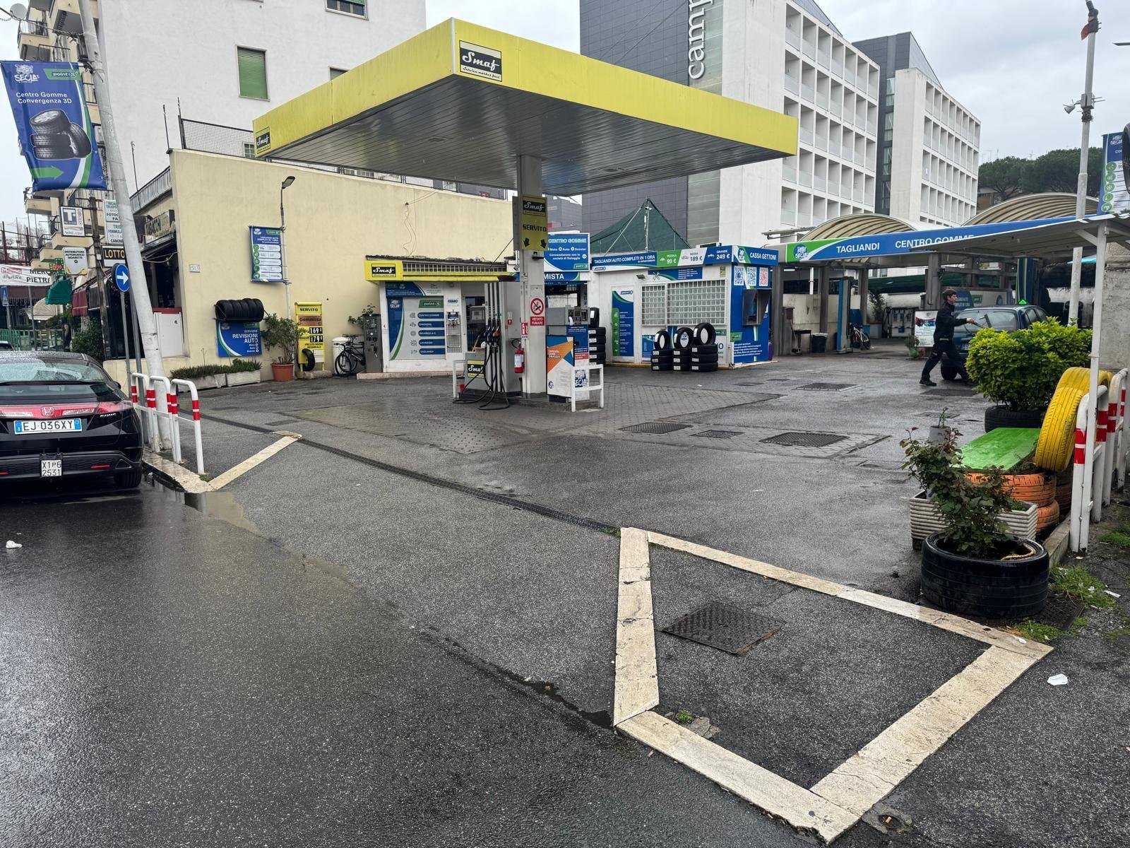 Stazione Carburante